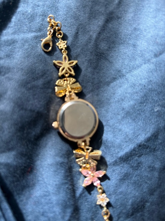 Tangled Disney inspired Gold-Tone Pink Butterfly Bracelet Watch for Women main image 6